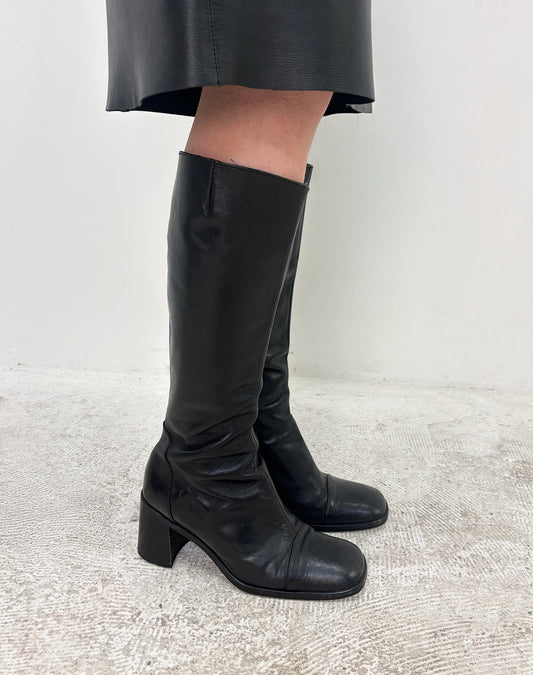Vintage 90's black boots