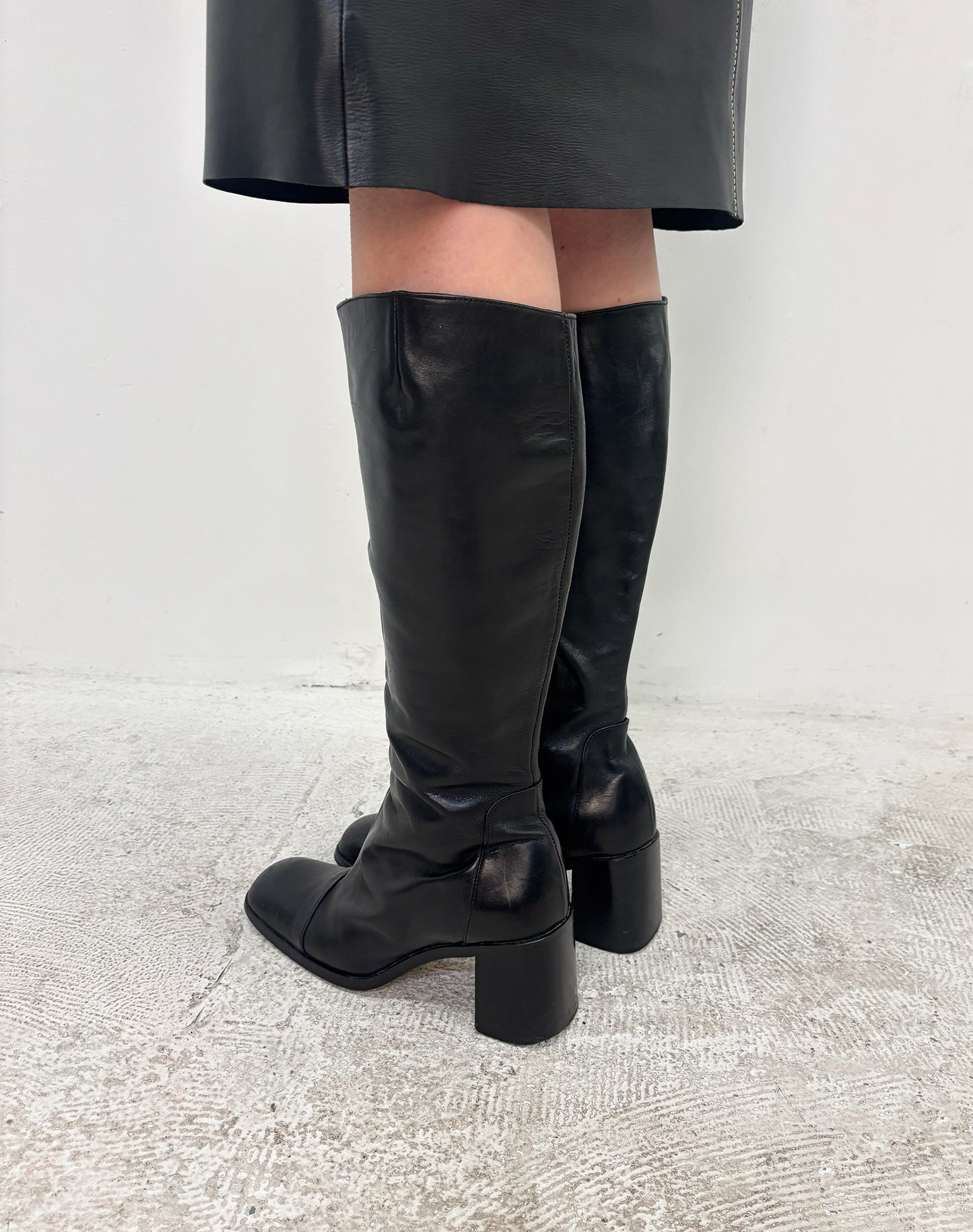 Vintage 90's black boots