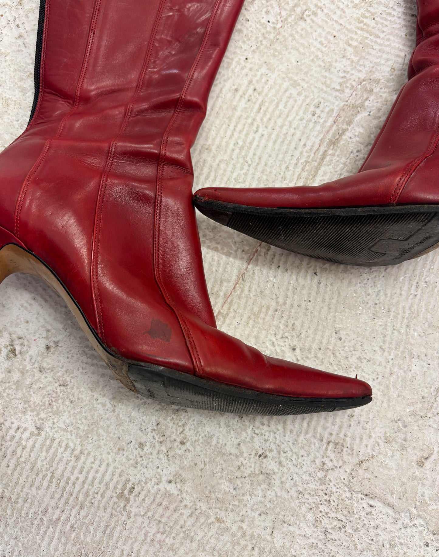 Vintage 90's red pointed boots