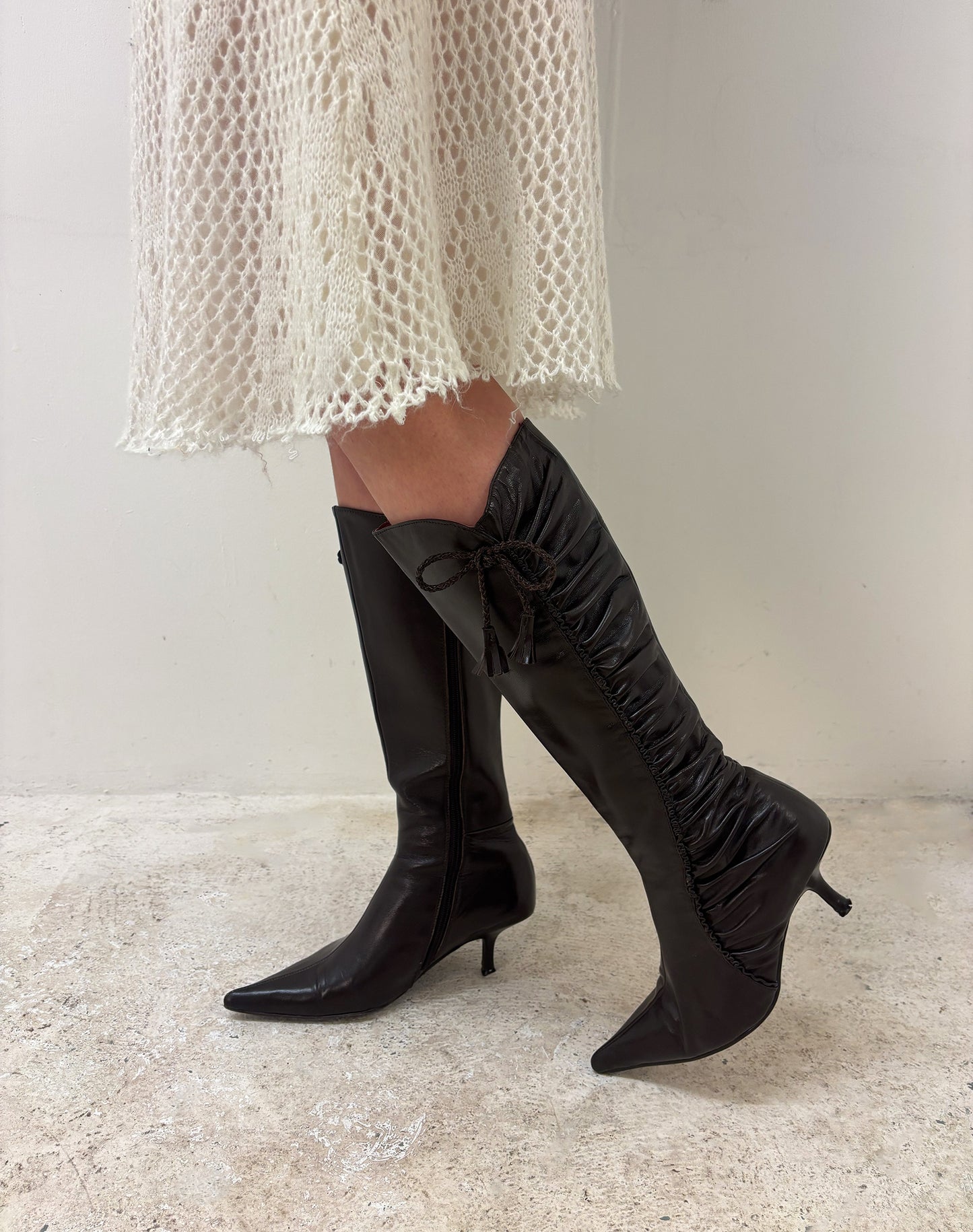 Vintage 00's brown bow boots