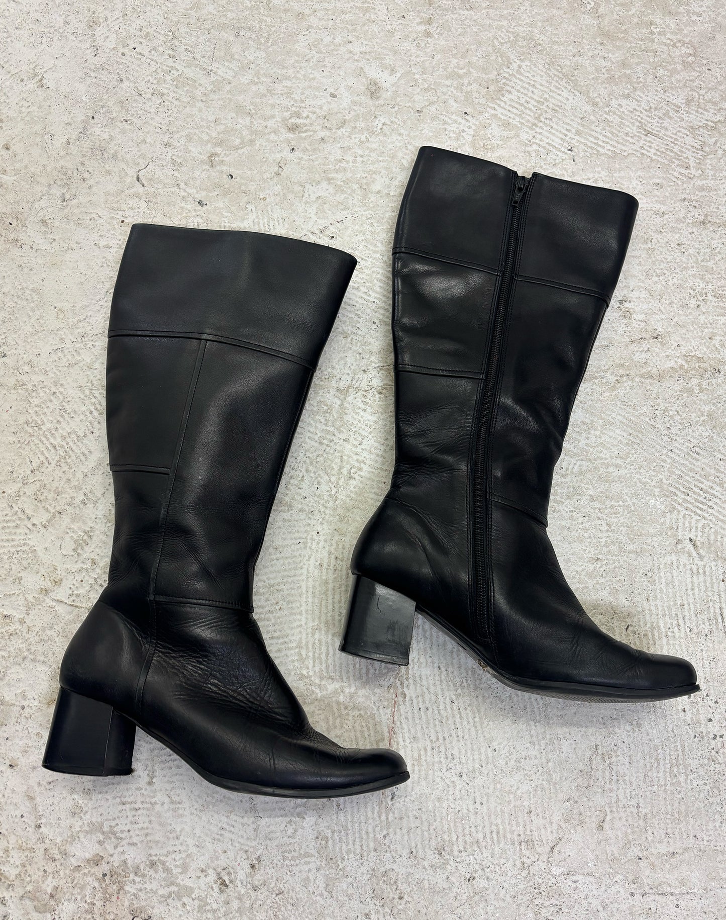 Vintage 90's black boots