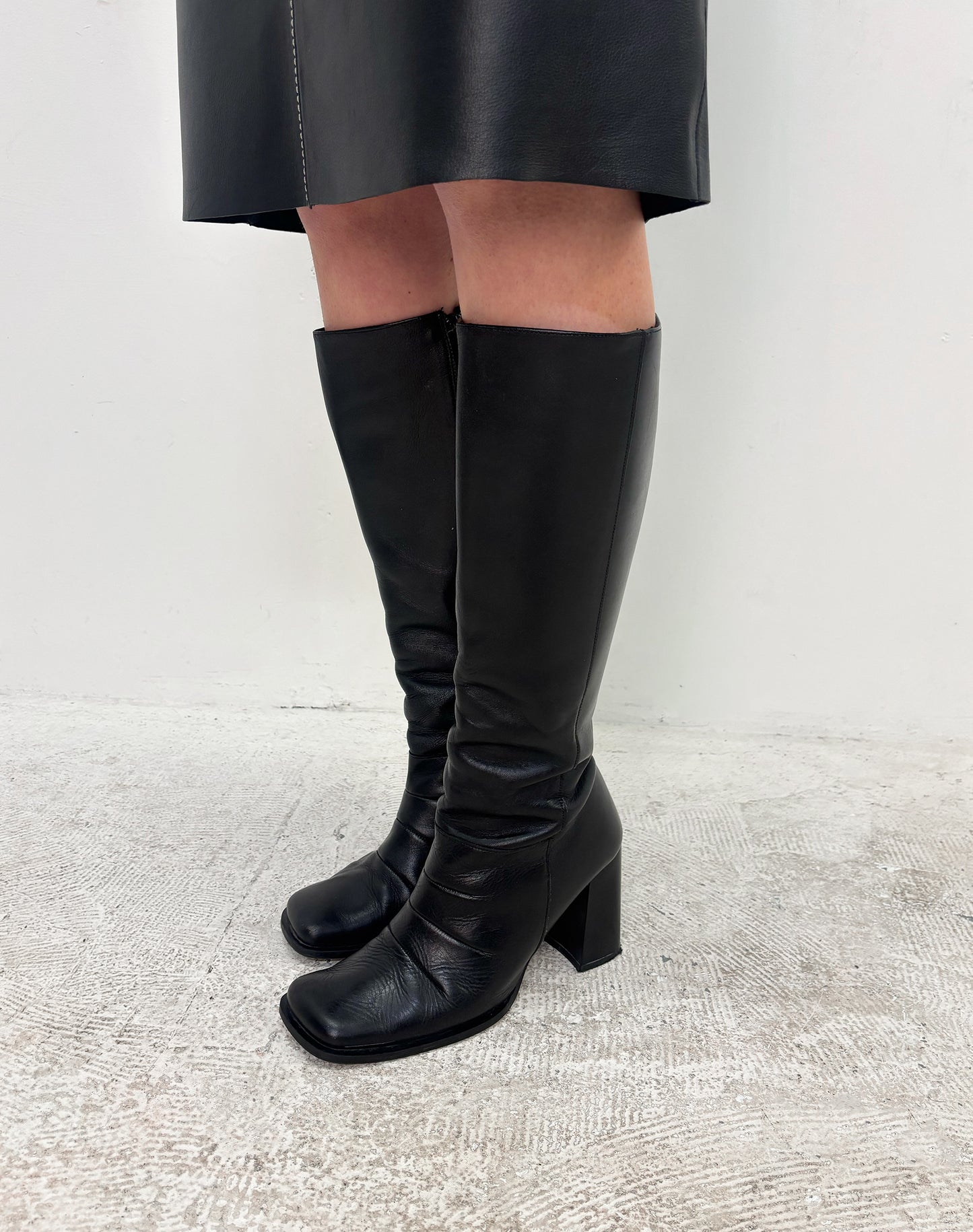 Vintage 90's black boots