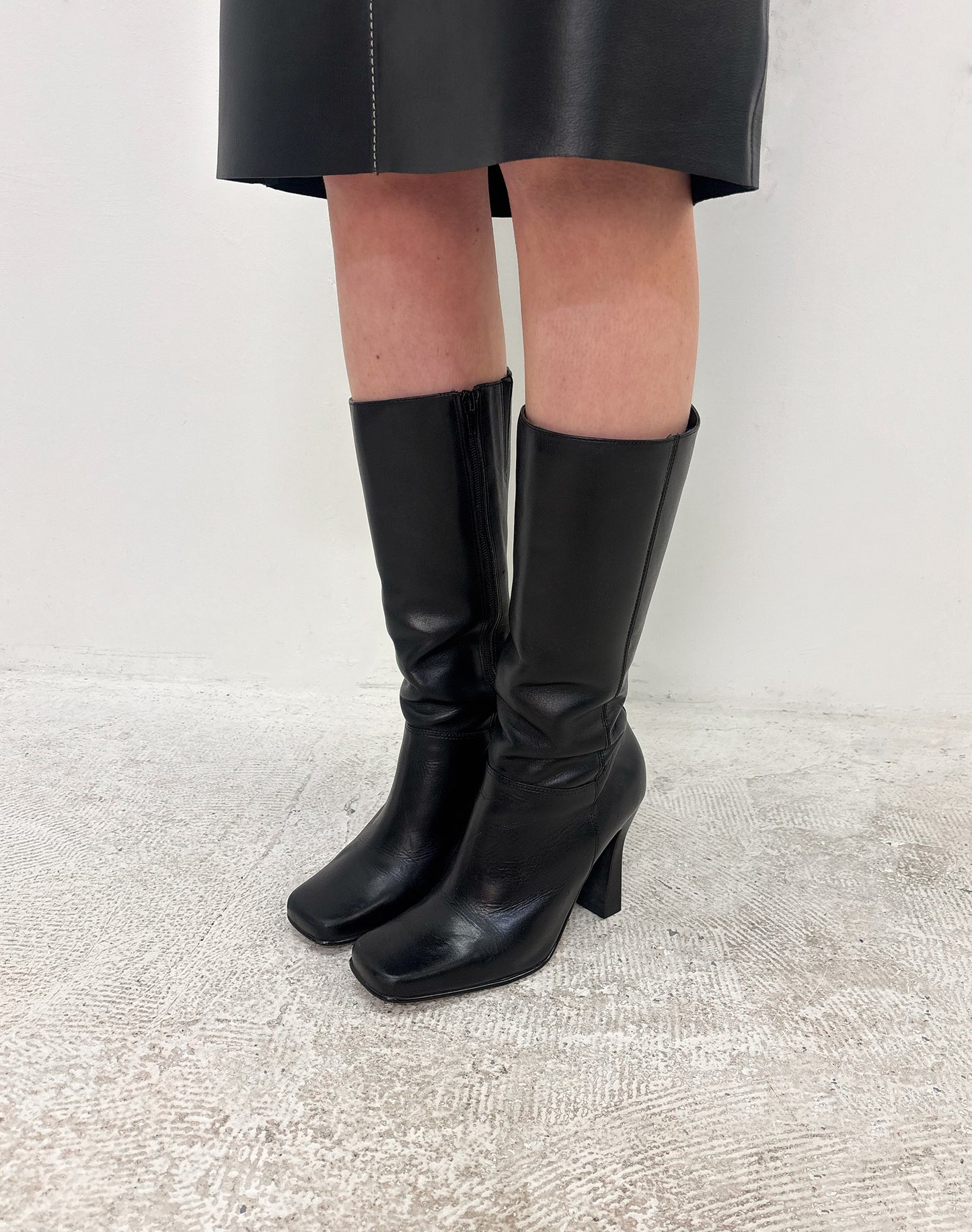 Vintage 90's black boots
