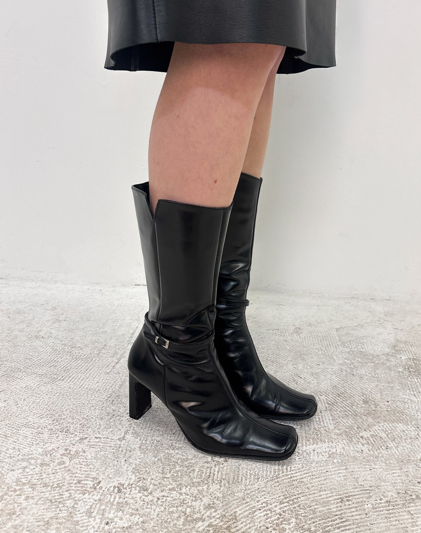 Vintage 90's black boots