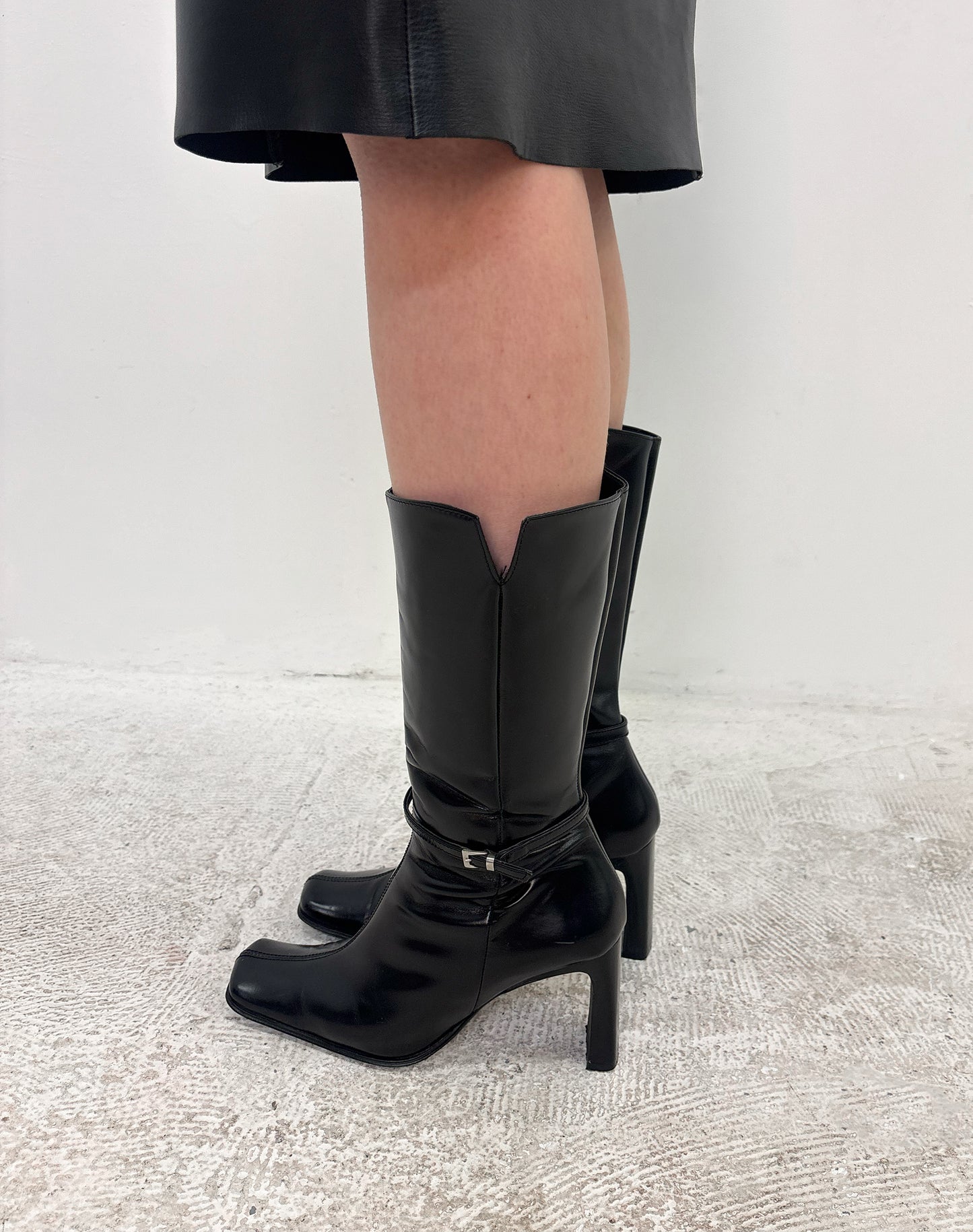 Vintage 90's black boots