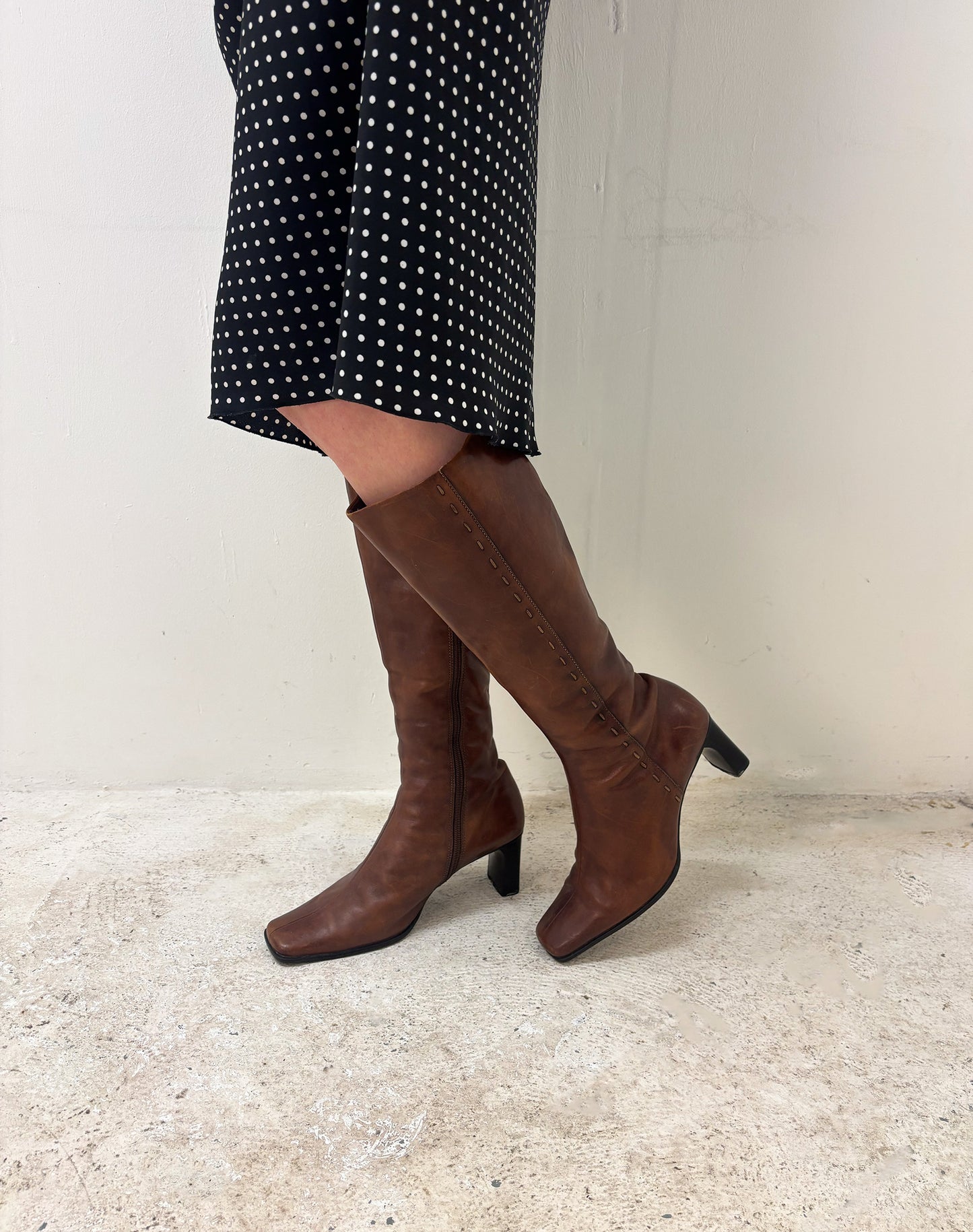Vintage 90's brown boots