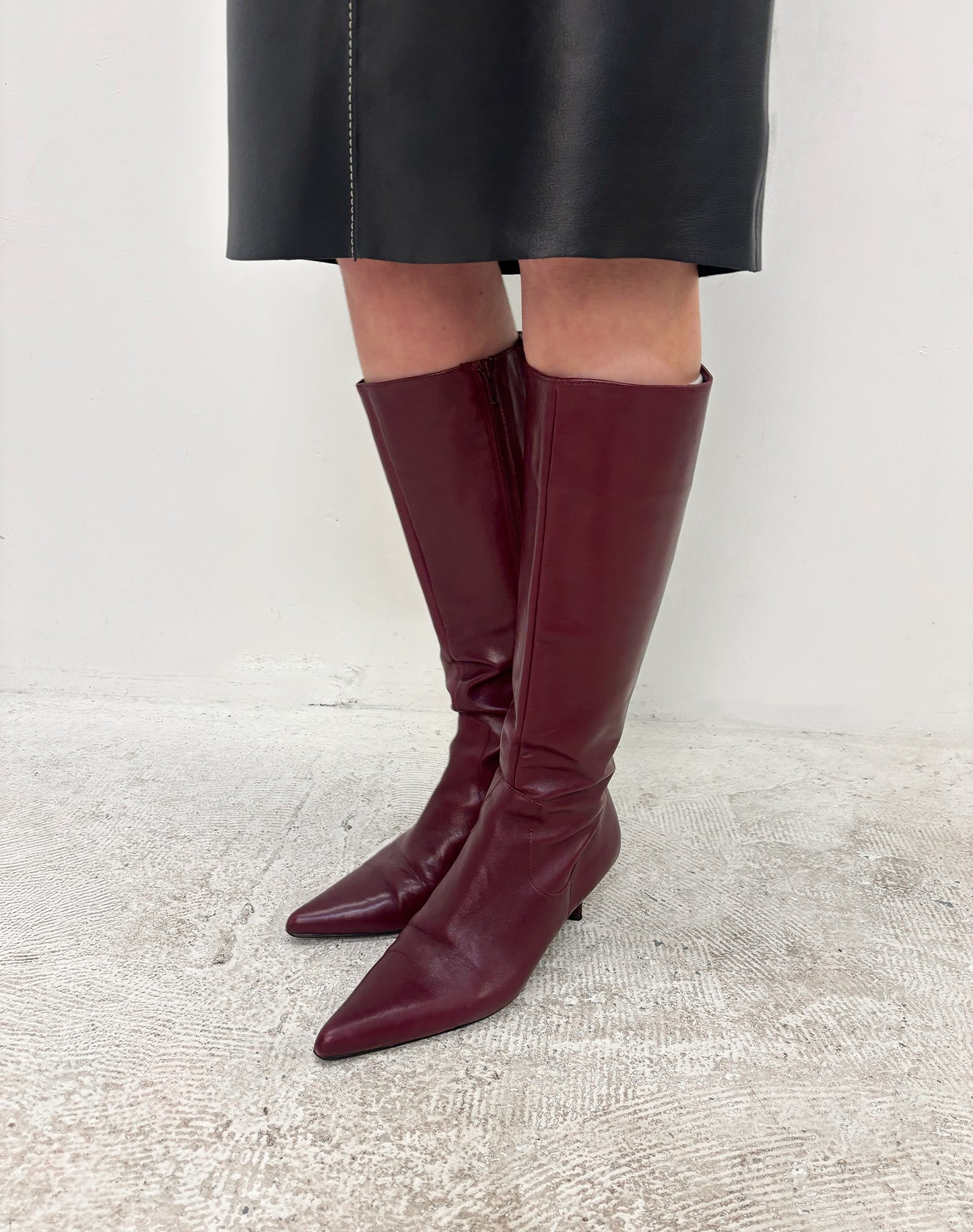 Vintage 90's red pointed boots