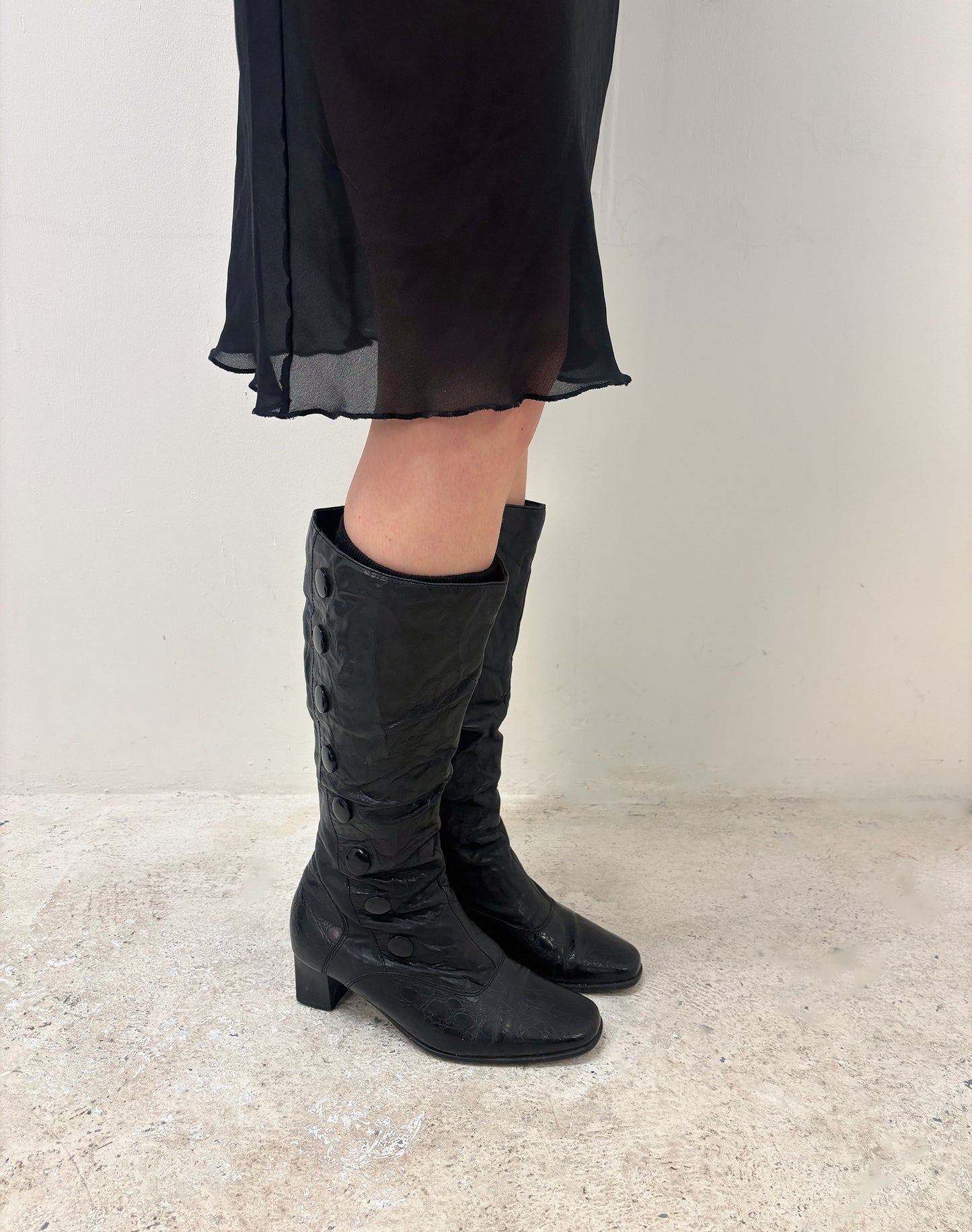 Vintage 90's black button boots