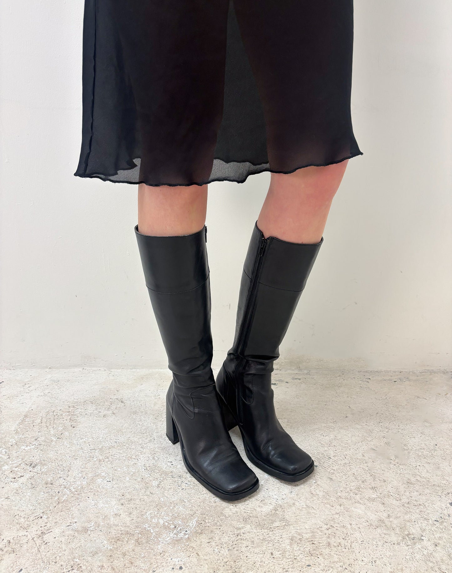 Vintage 90's black boots