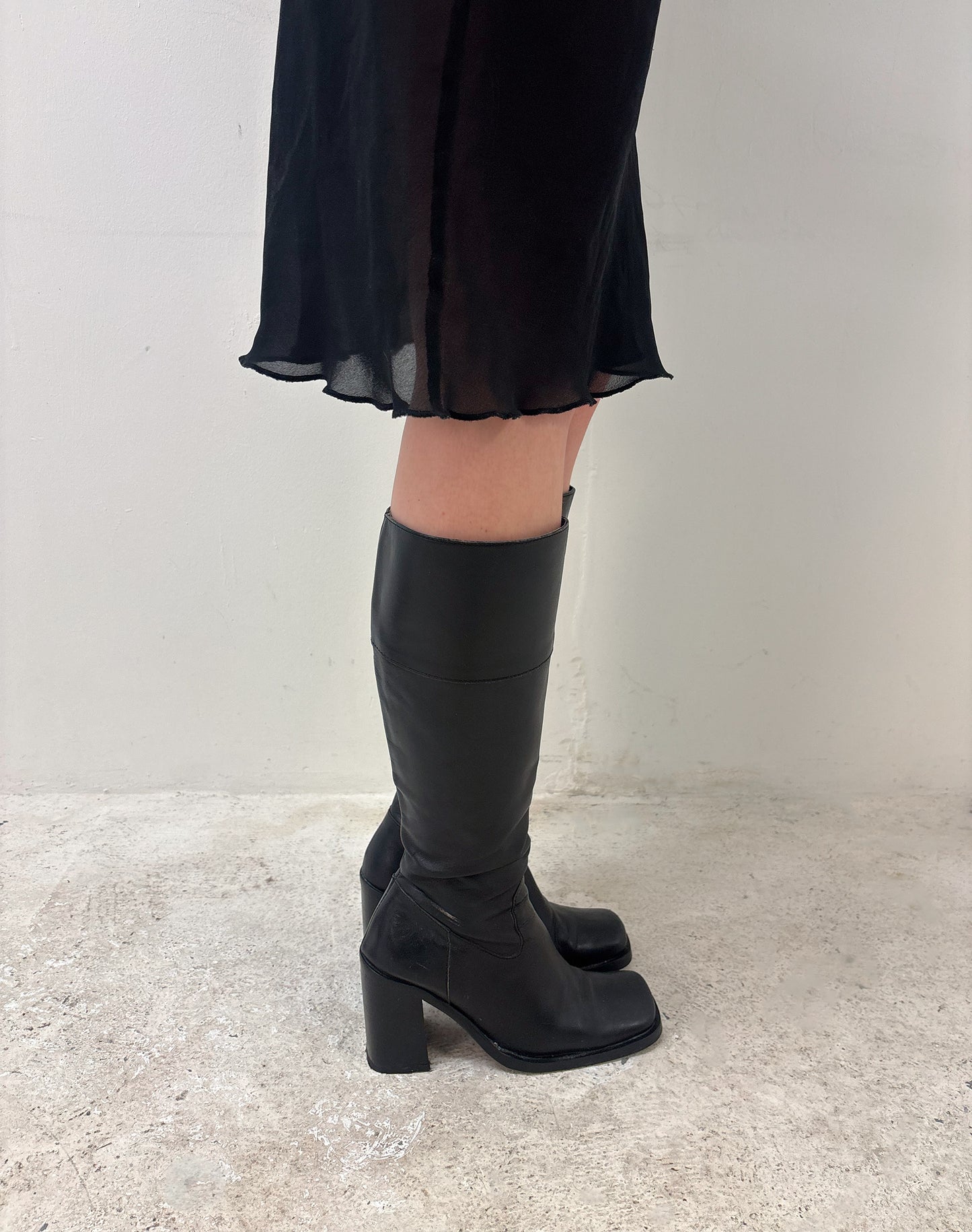 Vintage 90's black boots