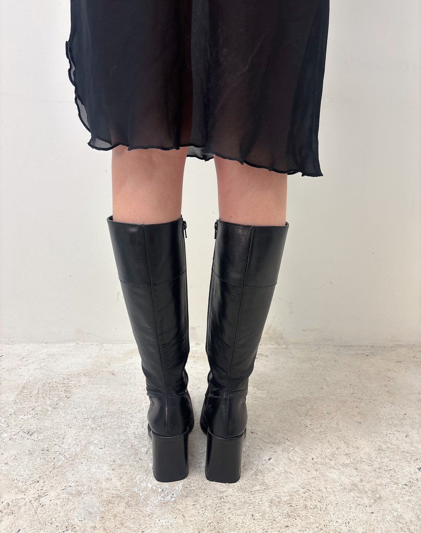 Vintage 90's black boots