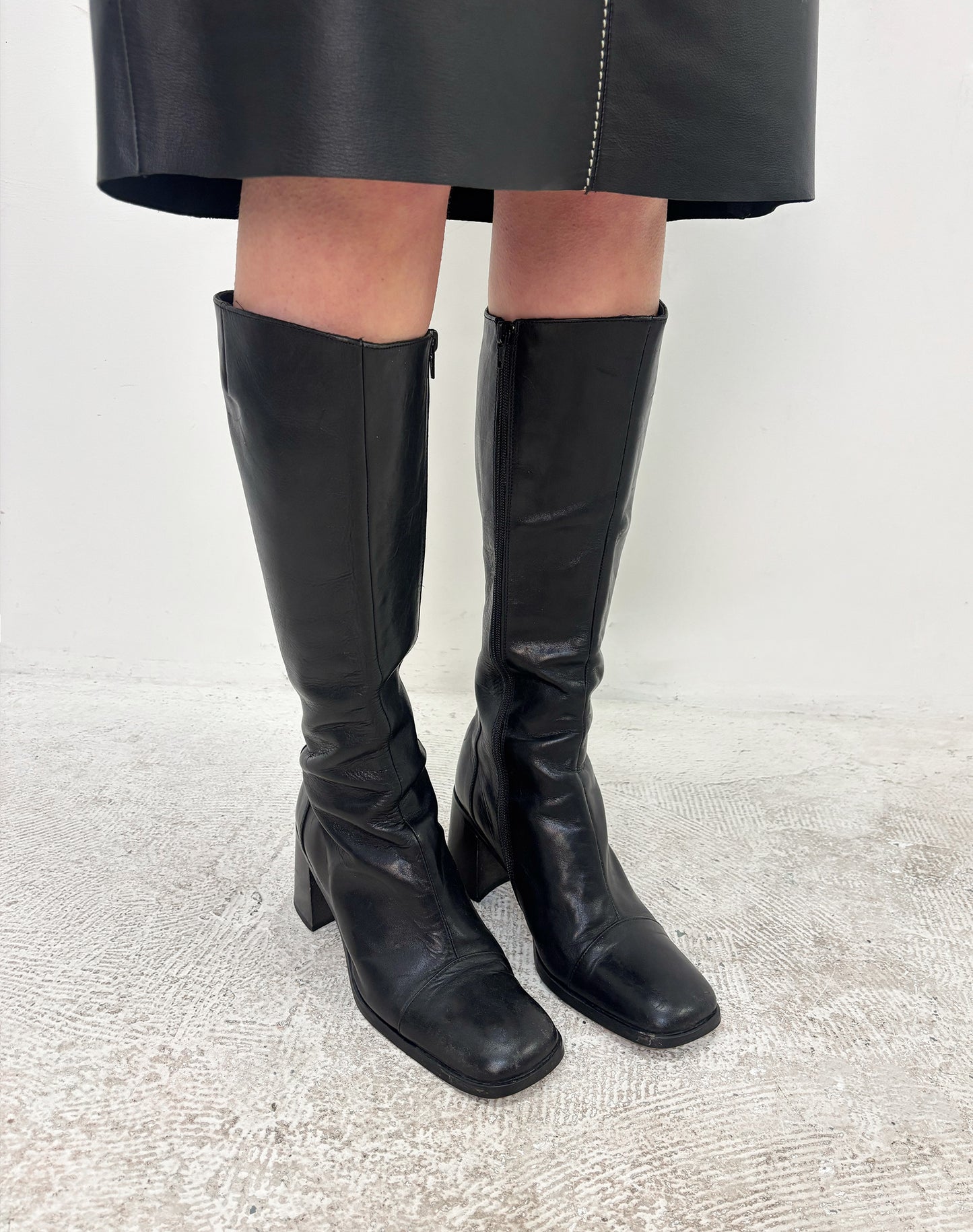 Vintage 90's black boots
