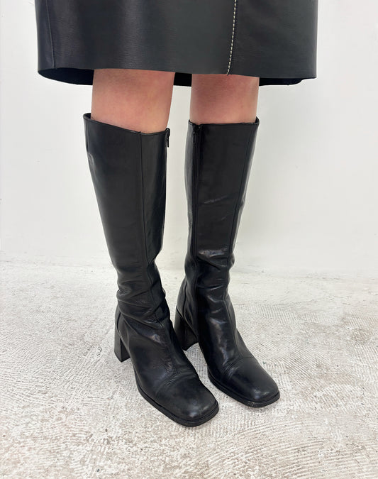 Vintage 90's black boots