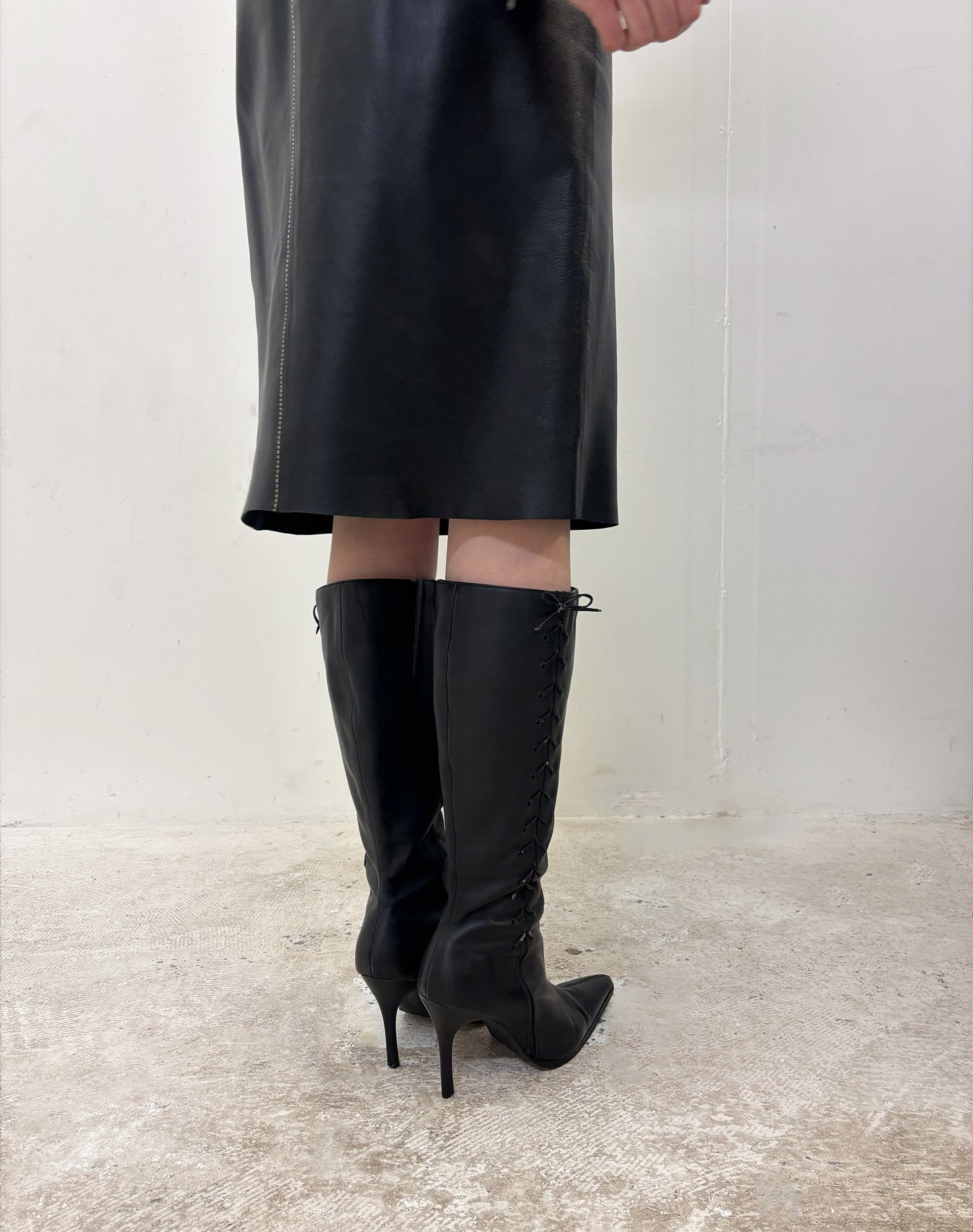 Vintage 90's black pointed boots